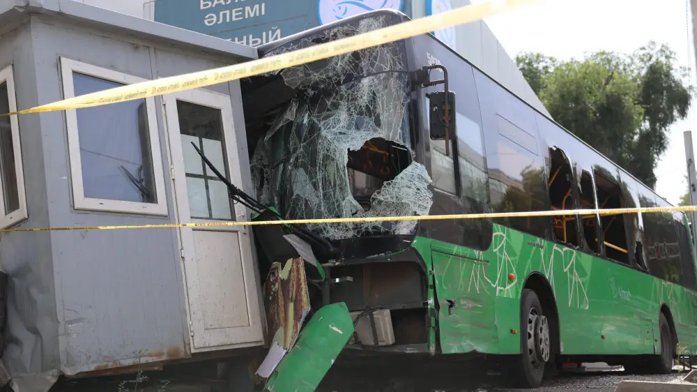Алматыдағы автобус апатына себепші Сартаеваның 4 айлық нәрестесінің жағдайын кім ойлайды?