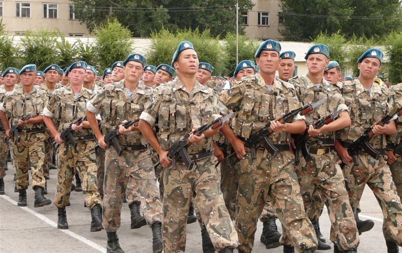 Неге жастар әскерге сенбейді