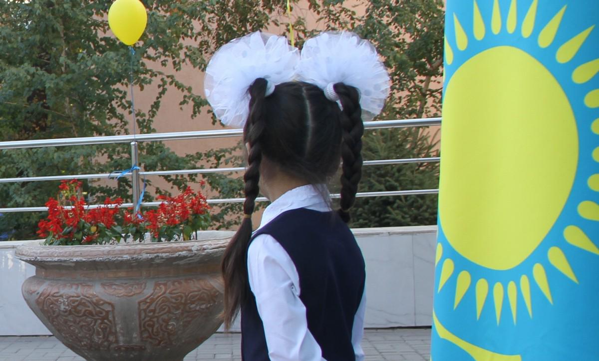 Жаңаөзенде оқушы қыз құрдасын ұрып-соғып, соны видеоға түсірген