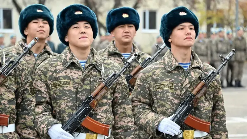 Тоқаев мерзімді әскери қызметке шақыру туралы жарлыққа қол қойды