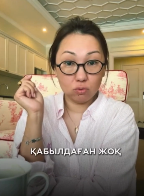 "Сен мақта бассың": Роза коуч жұмыс істемейтін әйелдерге ұрысып тастады