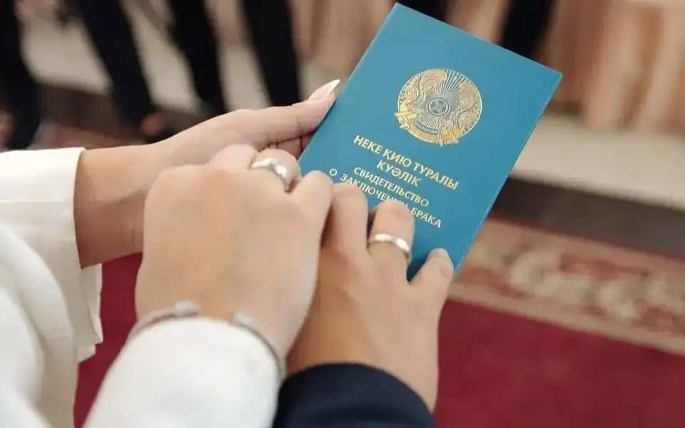 Ғашықтар күні: Қазақстандықтар неше жаста отбасын құрады