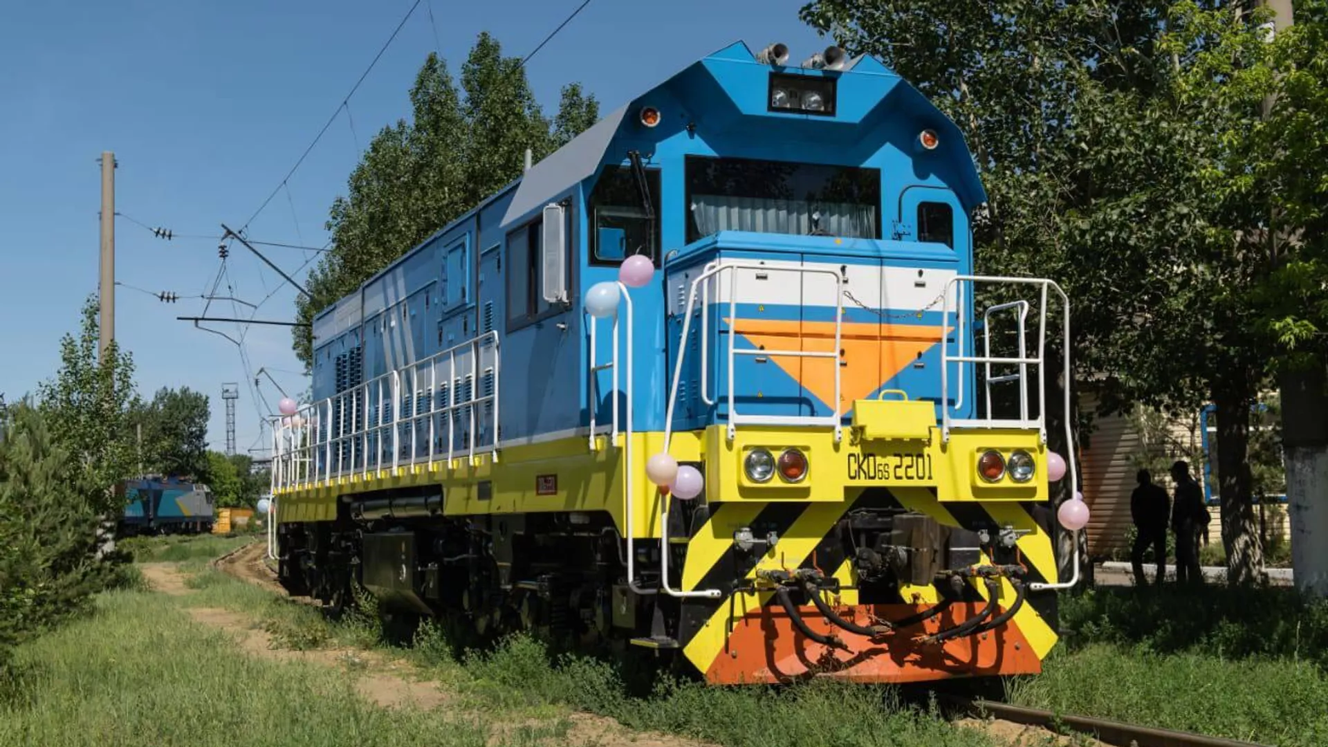 Астанаға Қытайдан 100 маневрлік тепловоз келді