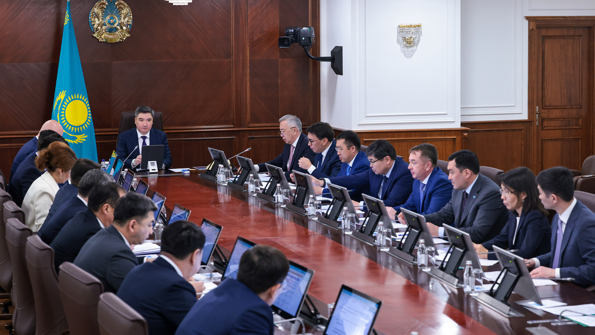 Олжас Бектенов Экономиканы демонополизациялау жөніндегі комиссия отырысын өткізді