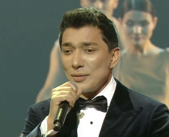 "Әлішерге бергені ұят": "Қазақстанның халық әртісі" атағын алған белгілі әншінің басы дауға қалды