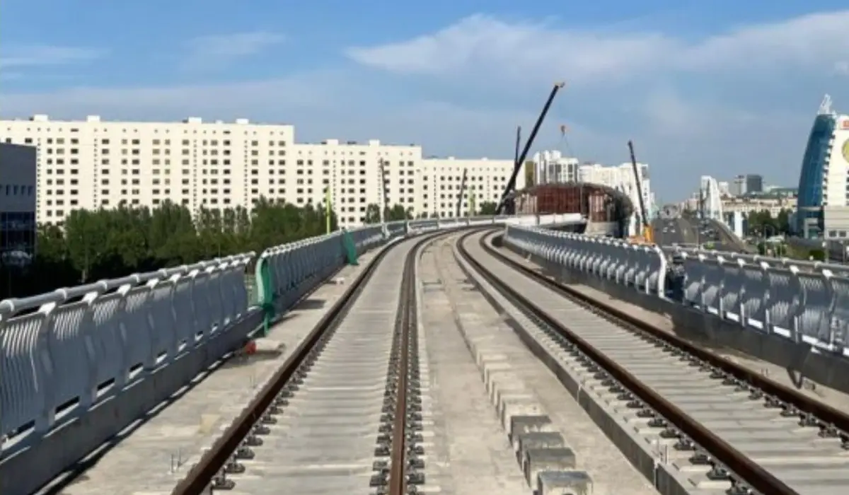 Астанада LRT желісінде рельс жолының 11 шақырымы төселді