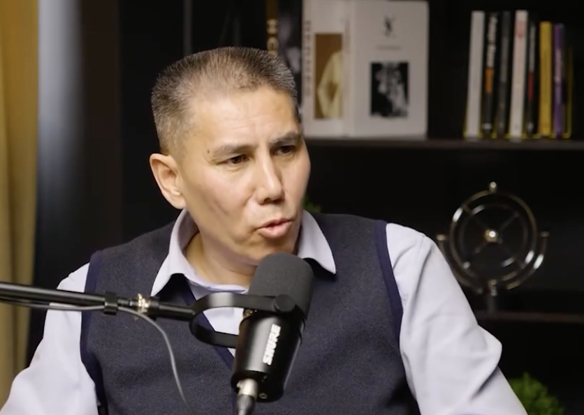 "Көкпарға ақшаны үйіп-төгеді, шауып келген атқа джип мінгізеді": Санжар Керімбай қазақтың "қуыс кеуде" кәсіпкерлері туралы