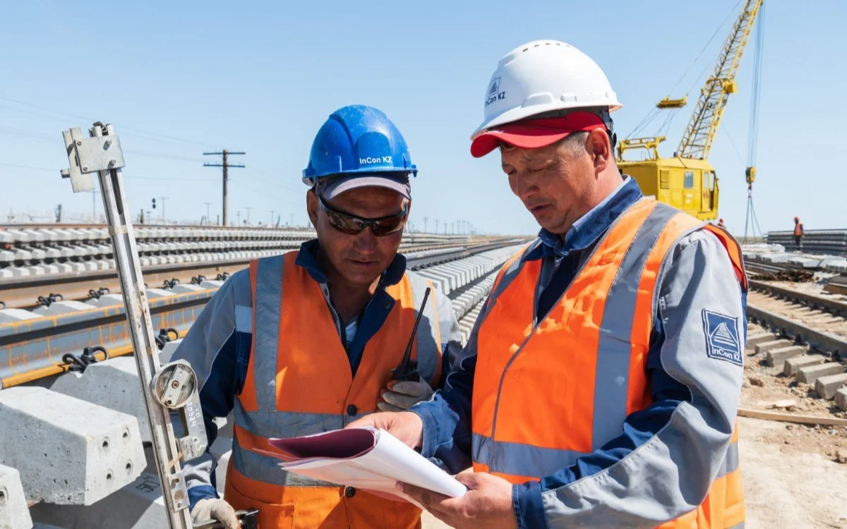 Жаңа теміржол желілерінің құрылысына 12,8 мыңнан астам адам тартылды