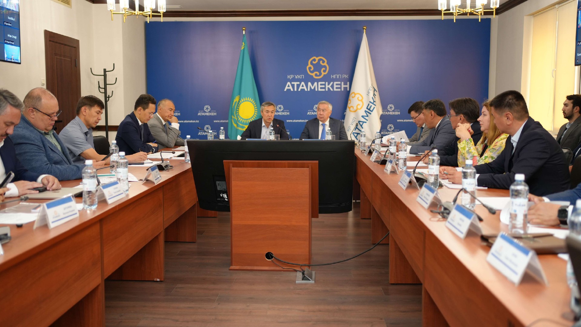 Салық кодексіне қол қойылғаннан кейін Қазақстанда түсіндіру жұмыстары басталды