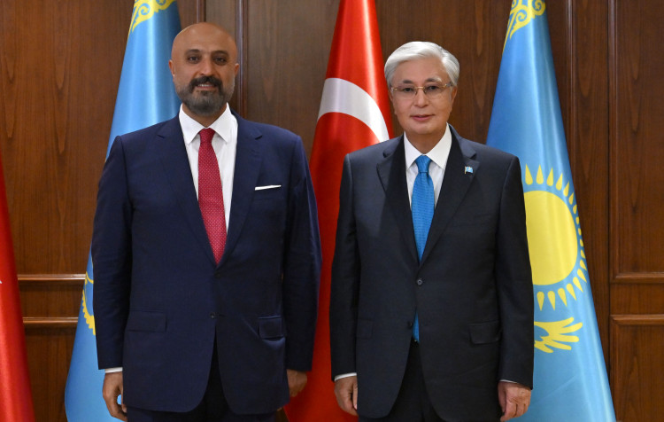 Мемлекет басшысы YDA Holding басқарма төрағасы Хусейн Арсланды қабылдады