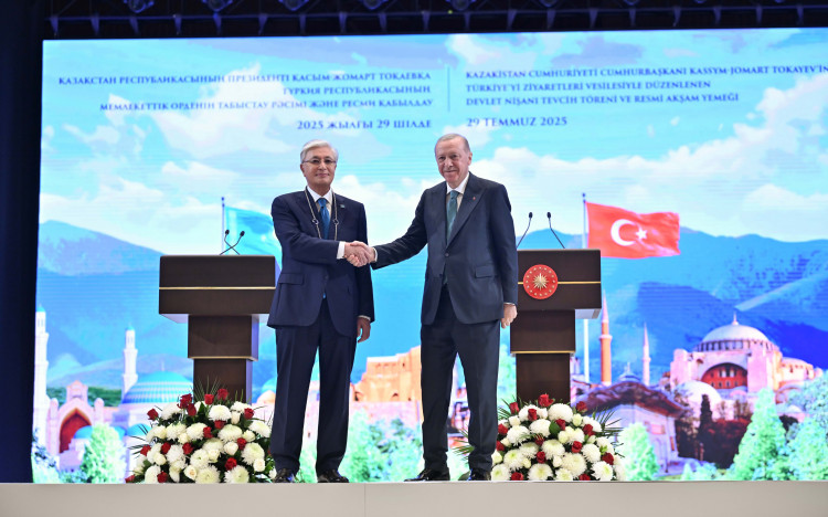 Қасым-Жомарт Тоқаев Түркия Республикасының ең жоғары мемлекеттік наградасы – «Devlet Nişanı» орденімен марапатталды