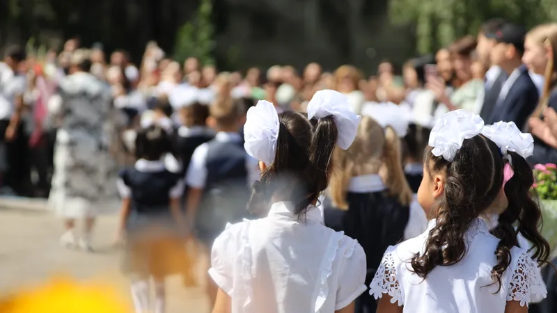 1 қыркүйектен бастап жекеменшік және мемлекеттік мектептерге бірдей бағдарлама енгізіледі
