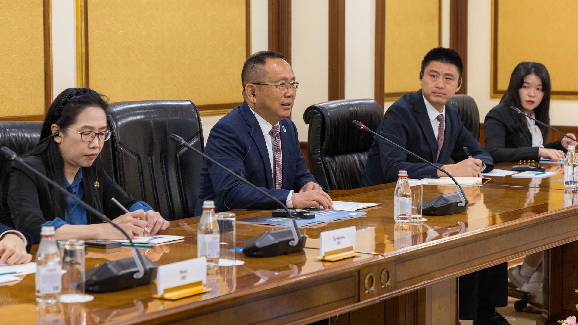 Олжас Бектенов «Хунань Цзюньсинь Хуаньбао» басшысы Дай Даогомен «жасыл» энергетика саласындағы ынтымақтастық перспективаларын талқылады