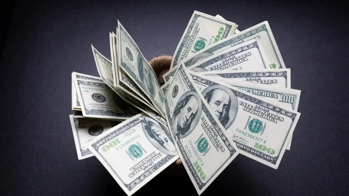 Қор нарығында доллар сәл арзандады