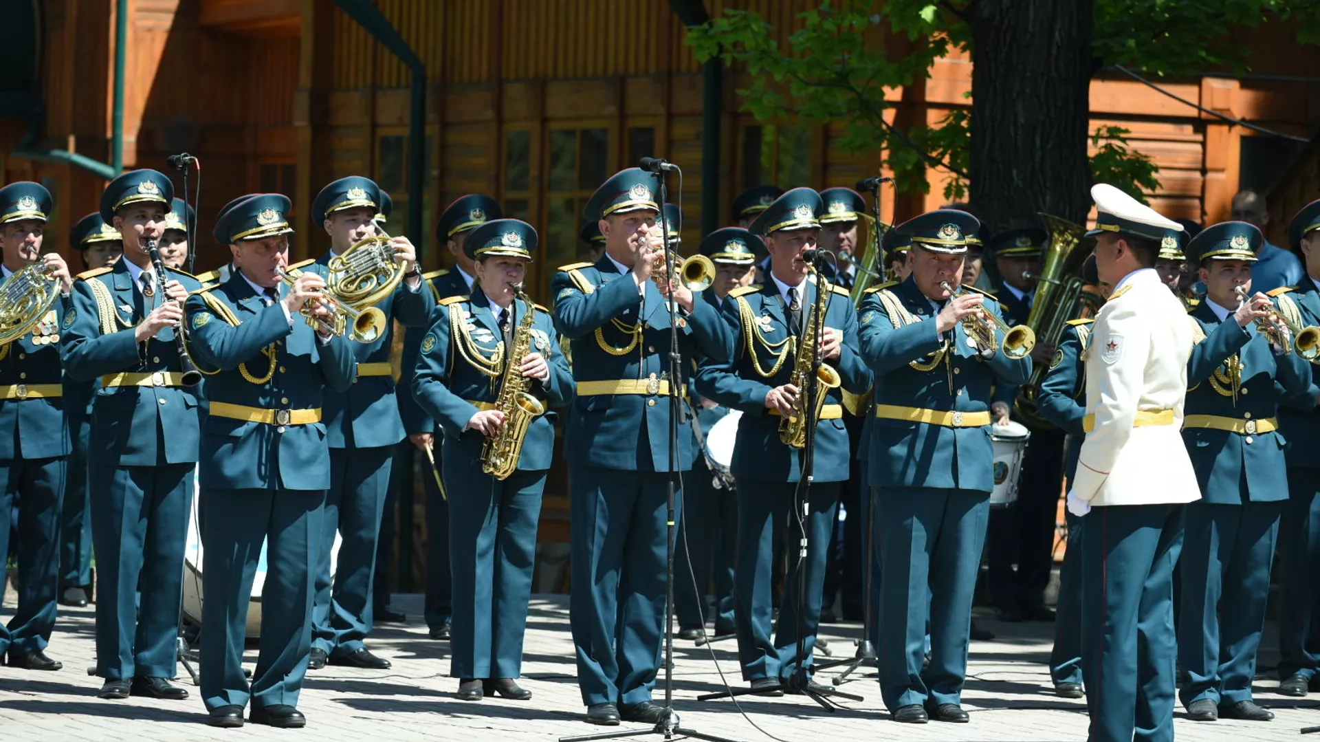 Қазақстан әскерилері Мәскеудегі Қызыл алаңда өнер көрсетеді