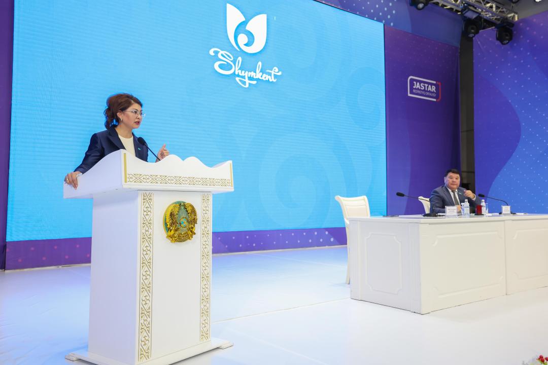 Аида Балаева Шымкент қаласының тұрғындарымен кездесті