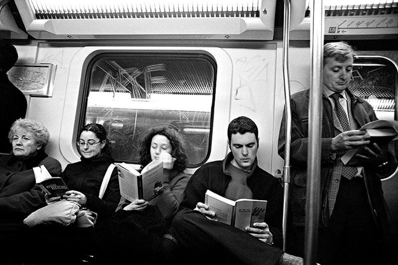 Кітап оқитын ел ғана зиялы ұлтқа айналады: Кітап оқу дағдарысының құны қанша?