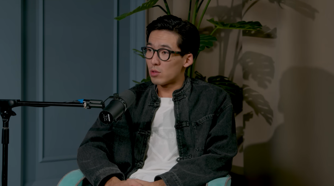 "Молдалар, психологтар 11 жастағы балаға жабылды" - Үкілі бала бала кезін еске алып, сұхбат берді (ВИДЕО)