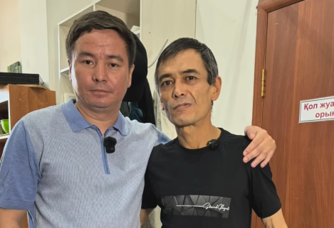 Жалаңаш қыздардың әдемі қалың аяқтарын көрсетіңіз Жас секс соратын бейне