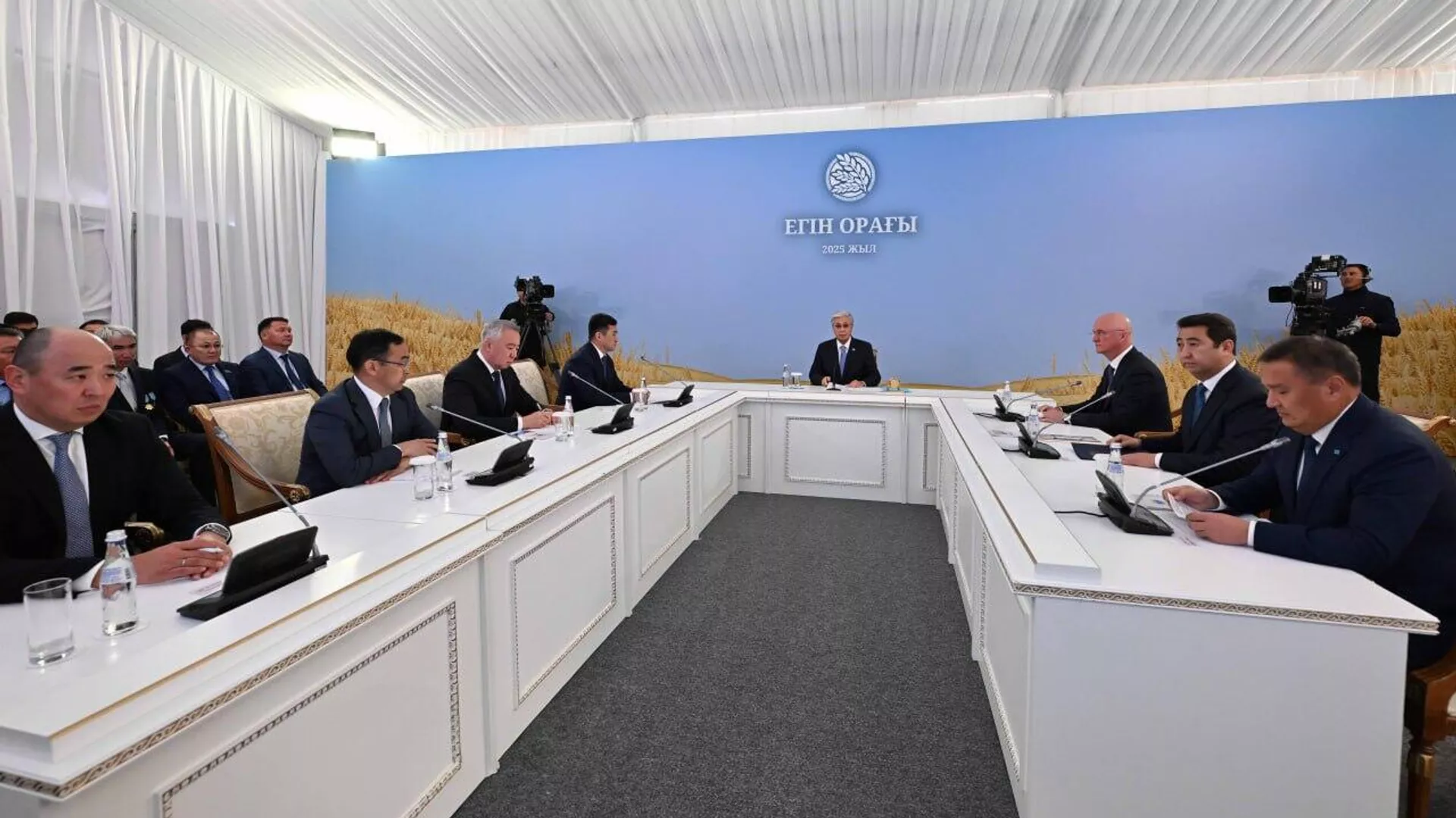 Ауыл шаруашылығына цифрлық технологияны тездетіп енгізу керек - Тоқаев