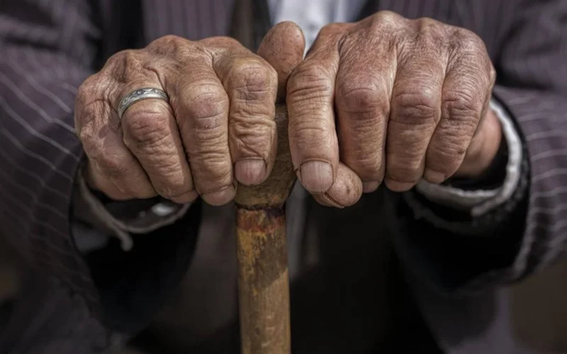 Қазақстанда 100 жастан асқан қанша қария бар