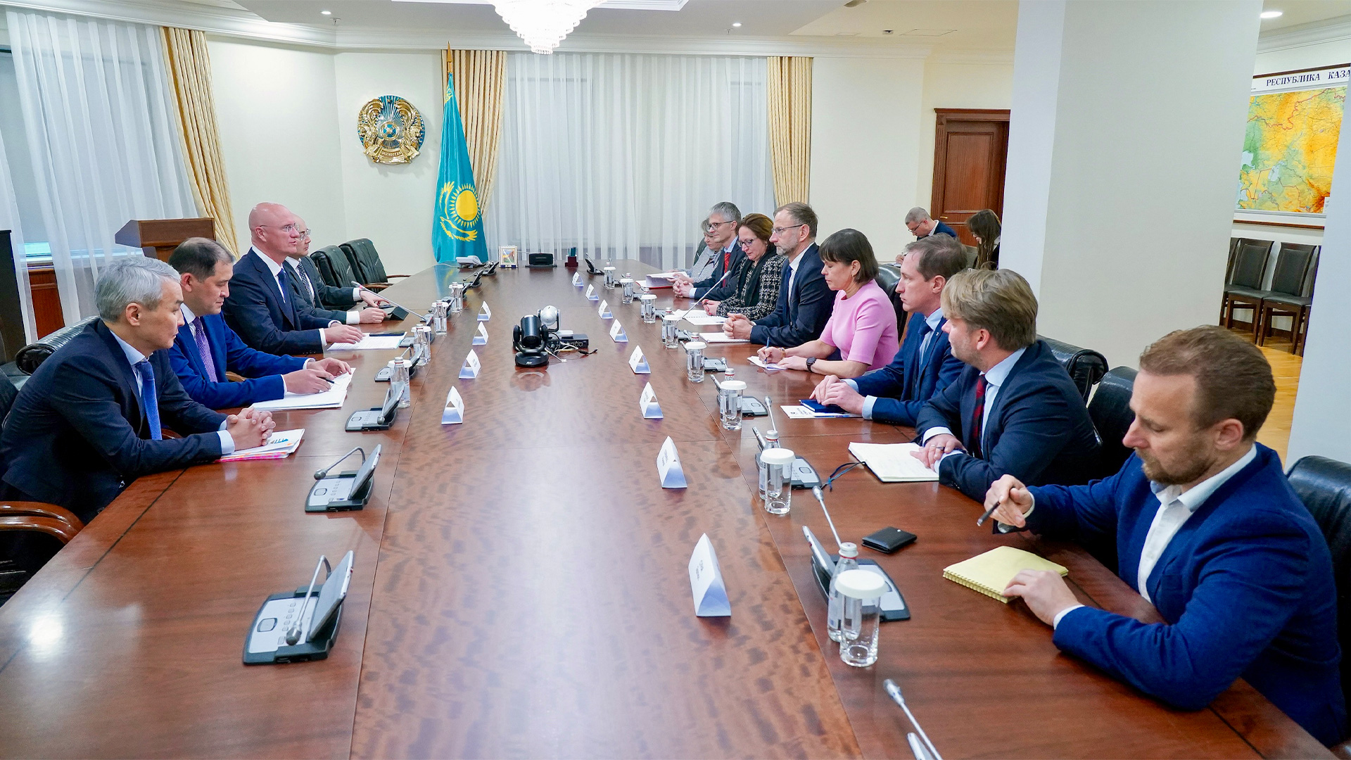 Роман Скляр Латвия Республикасының Көлік министрі Атис Швинкамен кездесу өткізді