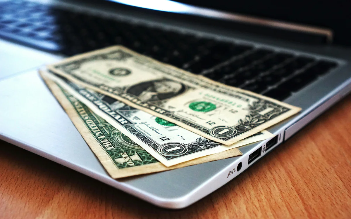 Бүгінгі доллар, еуро және рубль бағамы