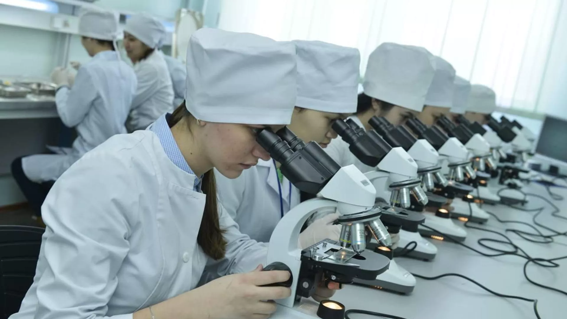 Екі дипломды білім: Қазақстан мен Ресей университеттері дәрігерлерді бірлесіп дайындайды