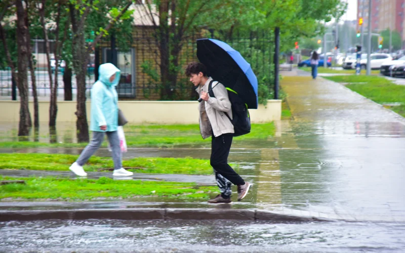 Жаңбыр, бұршақ жауады: 7 қыркүйекке арналған ауа райы болжамы