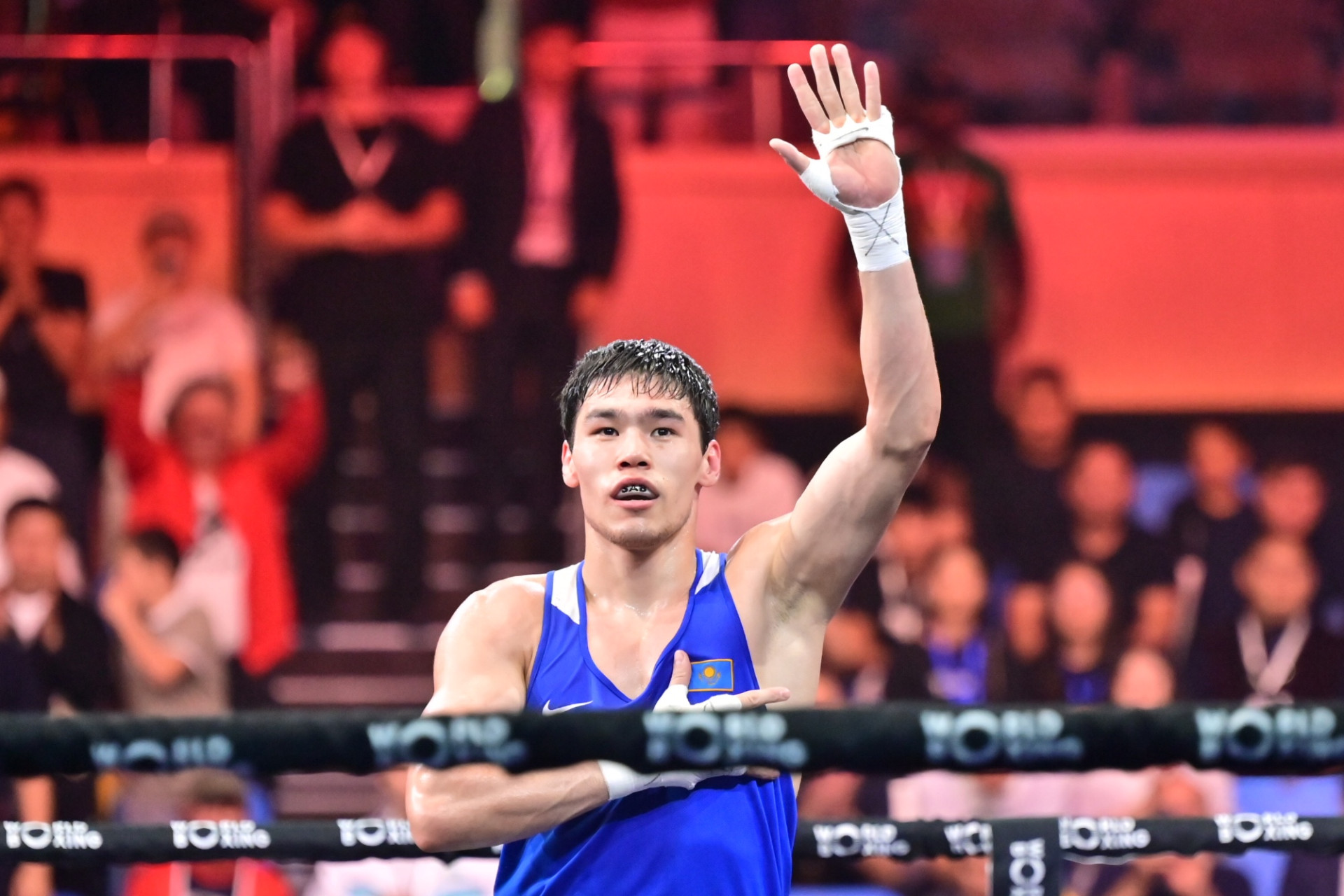 ”Ауыздарыңызды жабыңыздар”: Әлем чемпионатындағы алғашқы жекпе-жегінде жеңілген қазақстандық боксшы мәлімдеме жасады