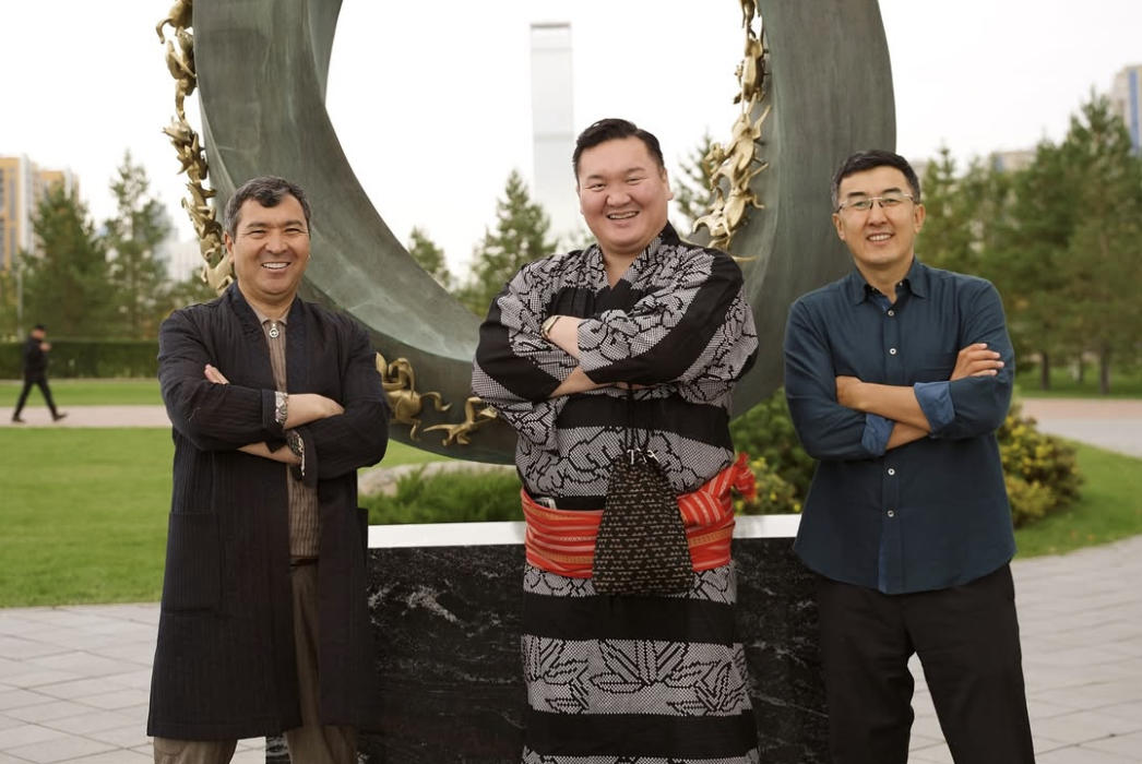 "Гиннеске 5 рет кірген": Динара Сәтжанның ауқатты күйеуі атышулы жапон балуанын жақтап шықты