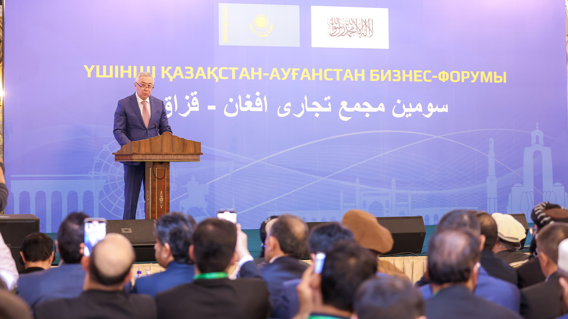 Жалаңаш Иноның суреттері Ресей аруы 2006 порно фильмдерін қараңыз