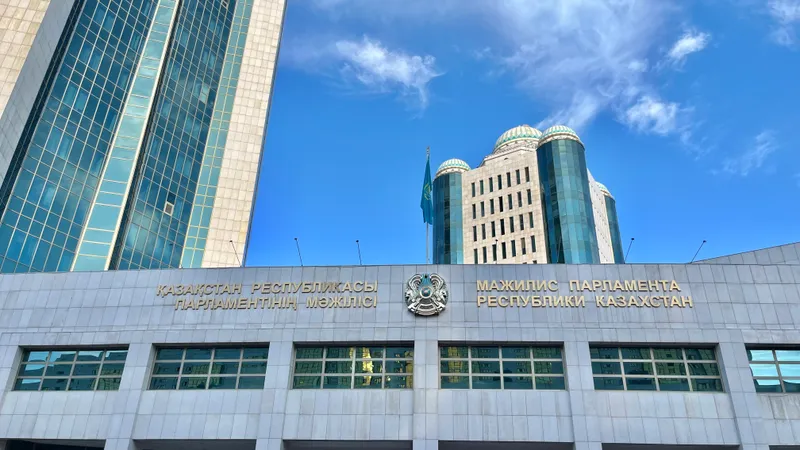 Қазақстанда Парламенттің 30 жылдығына арналған медаль тағайындалды