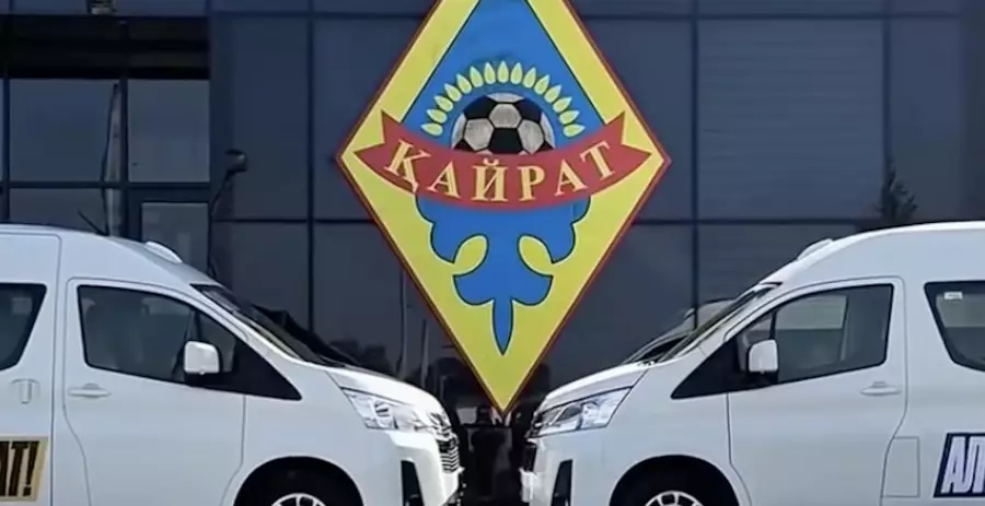 “Сөзінде тұрды“. Баян Алагөзованың күйеуі “Қайратқа“ тосынсый жасады