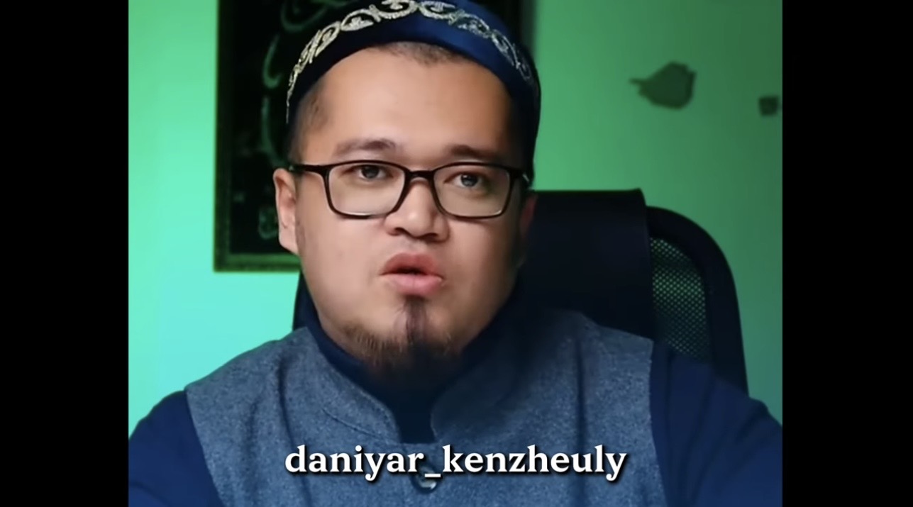 ”4-5 жасар баланы әкеліп шулатып” - Имам Данияр Кенжеұлы мешітке балаларын әкелетін ата-аналарды қатаң сынға алды