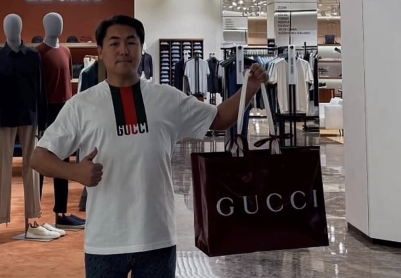 “Оригинал Гучи мен Шанель жараспайтын адамдар болады екен ау” - Гүлмира Әбіқай Олжас Байділдинов туралы