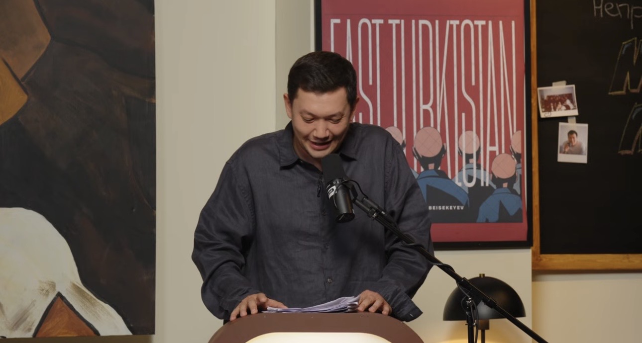 Менің әкемнің моншасында порно айқайлады