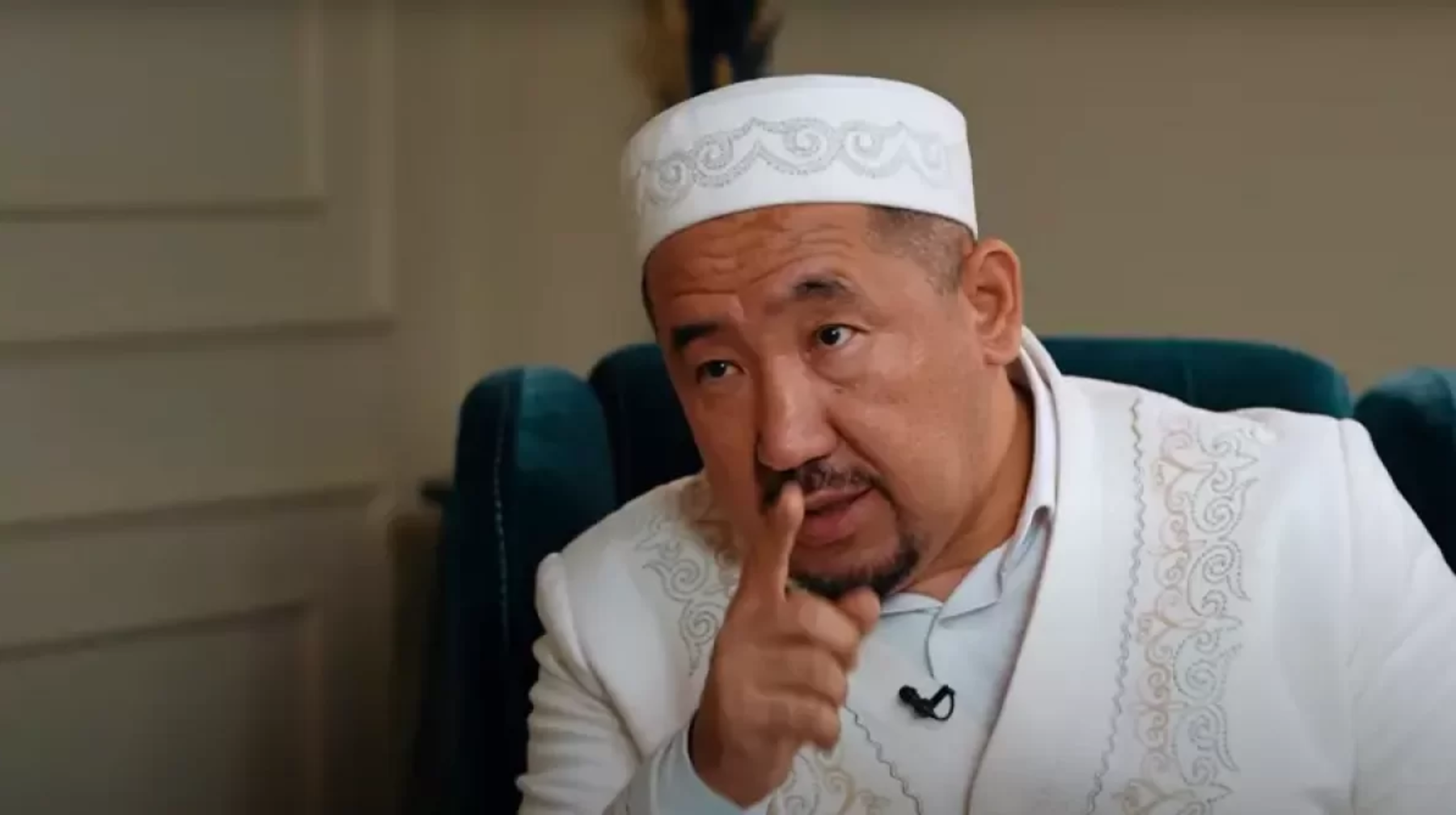 ”Қыз дүниеге мысық бағу үшін емес, ер бала бағу үшін келді” - Нұрлан имам