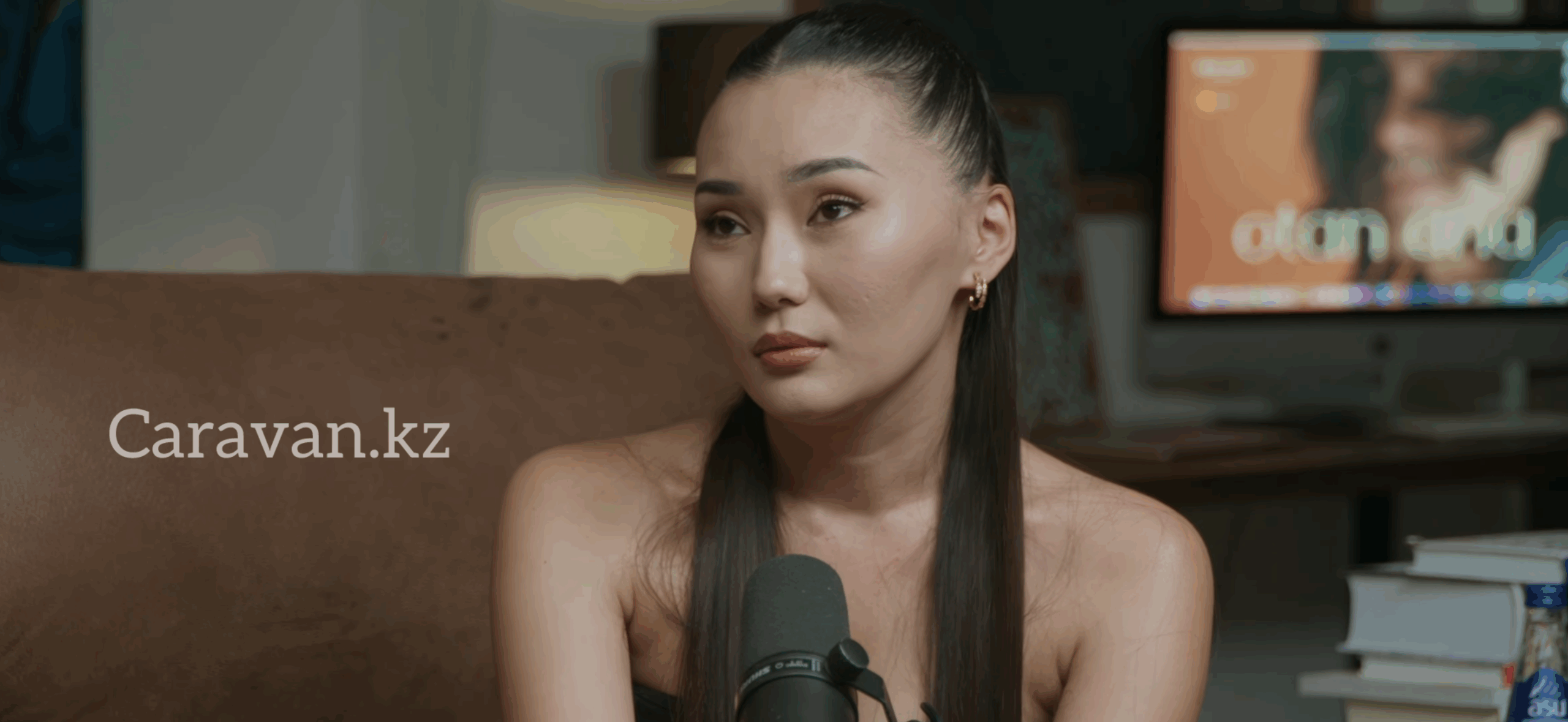 "Балаларым "аташка" деп жүгіріп шығады": Айсәуле Бақытбек әкесі туралы айтты (ВИДЕО)