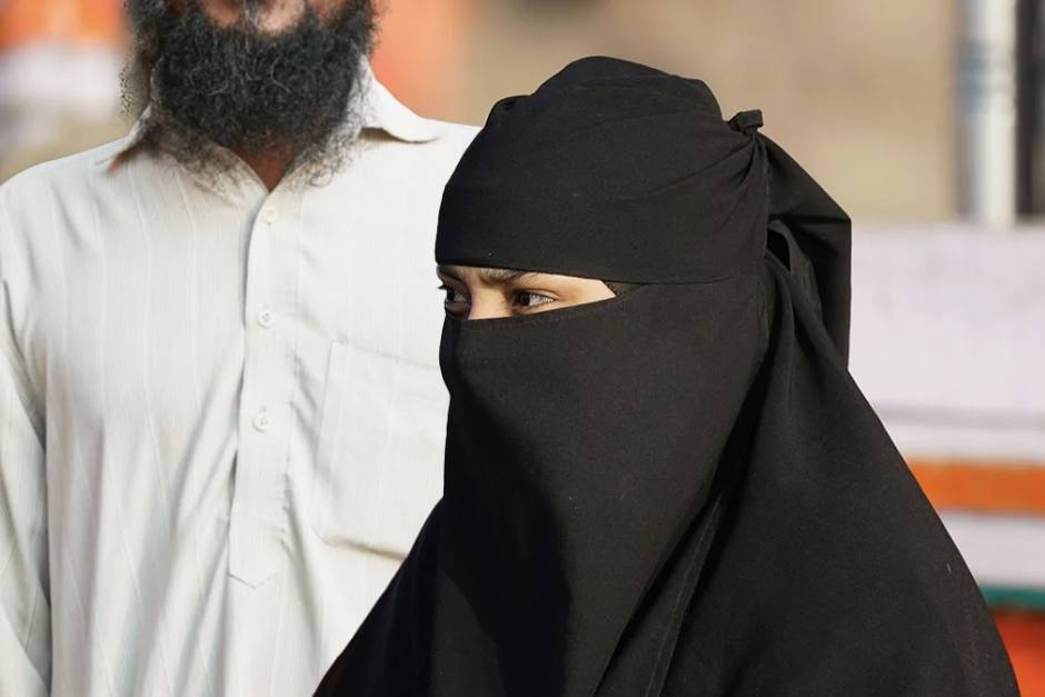 "Біреудің байынан бала туып алған": Блогер Мөлдір Анарбаева хиджаб киген тағы бір қыздың оқиғасымен бөлісті