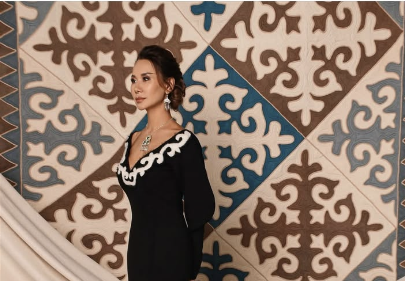 "Осынша ақылсыз деп ойламаппын": Динара Сәтжан тағы да елден оңбай сөз естіді