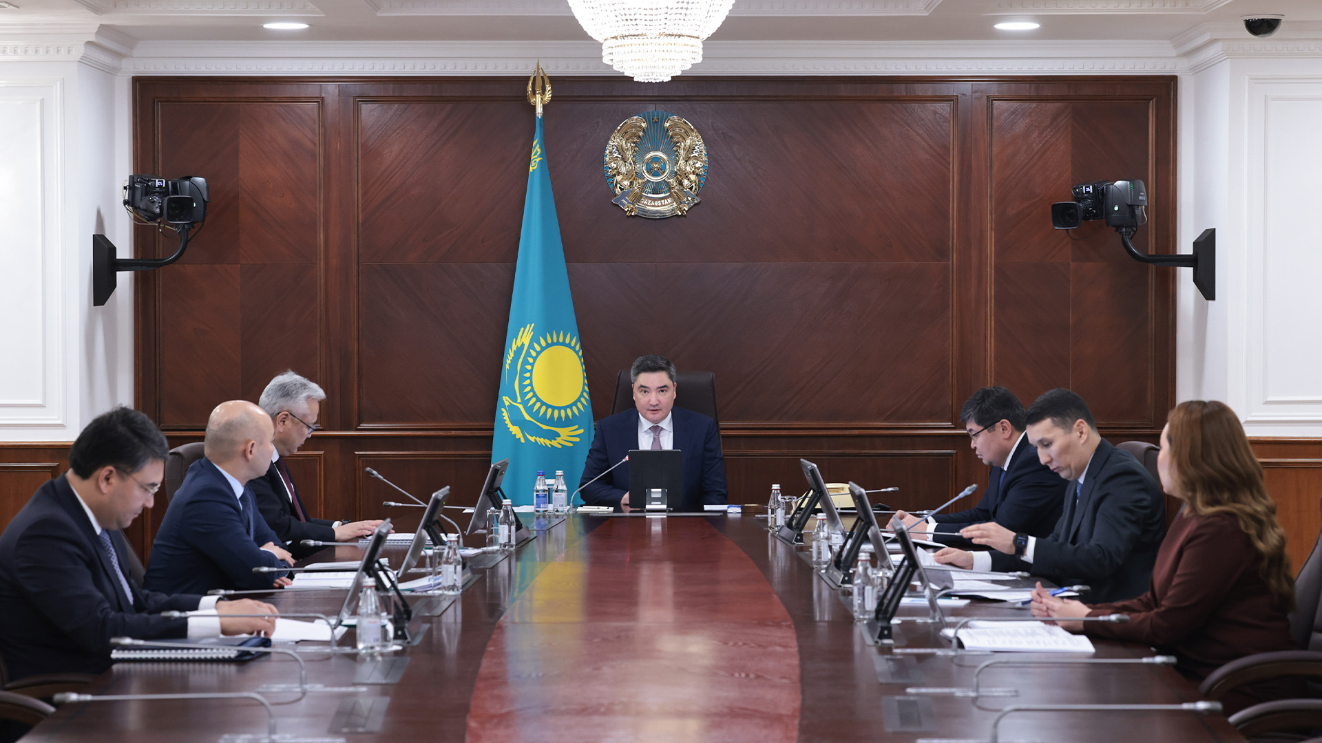 Олжас Бектенов «Kazakh Invest» ҰК» АҚ директорлар кеңесінің отырысын өткізді