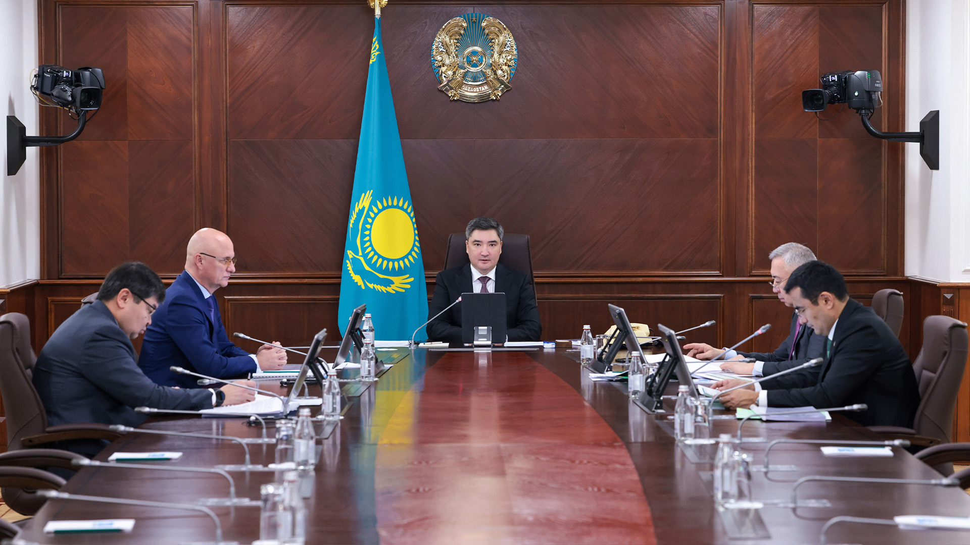 «Бәйтерек» холдингін құрылымы және мазмұны жағынан қайта құру: Директорлар кеңесі инвестициялар тарту бойынша міндеттемелерді бекітті