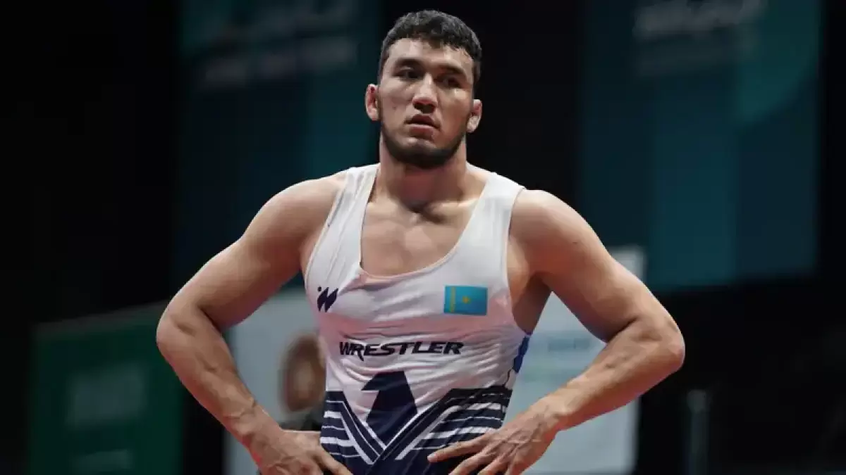 Ризабек Айтмұхан олимпиада чемпионын жеңіп, сенсация жасады