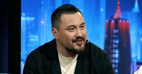 ”Ажырасқан әйелдің өзін неге бағуым керек”: Олжас Абай бұрынғы әйеліне жауап берді