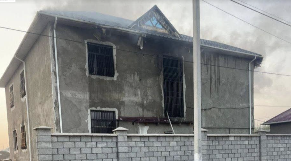 "Терезеге жабысып қалған": Түркістан облысында жантүршігерлік өртте қаза болған марқұмдар туралы адам шошырлық дерек тарады