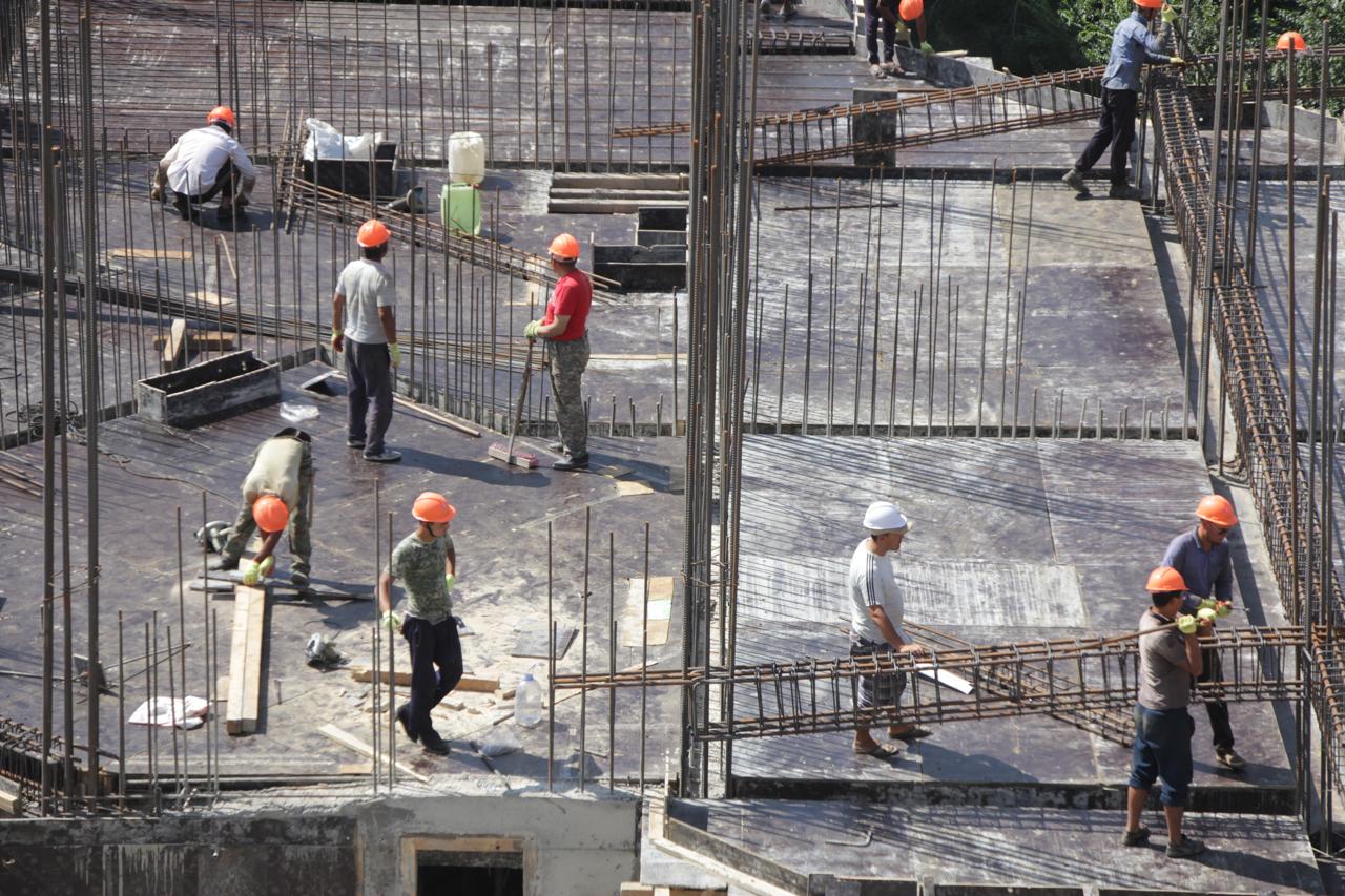 “Қытайдан 5 мың адам”: Қазақстанға ең көп еңбек мигранттары қай мемлекеттен келетіні белгілі болды