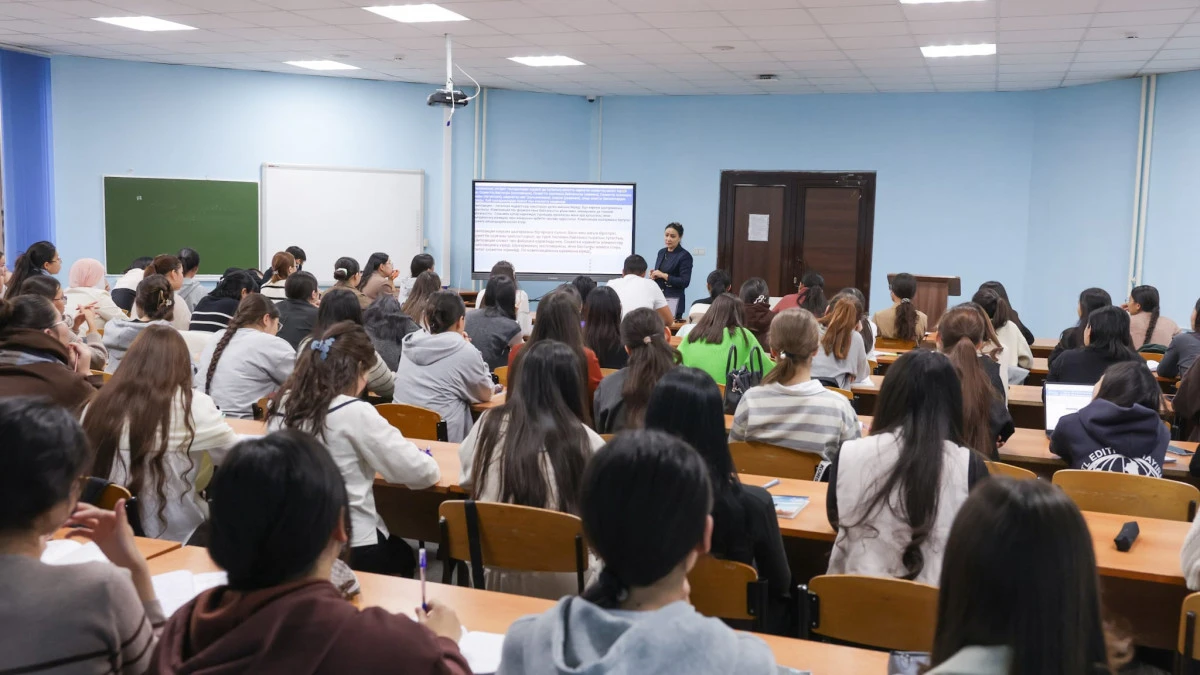 Елімізде 10 мыңға жуық Үндістан студенті білім алып жатыр