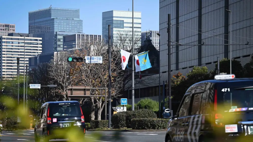 Токио көшелеріне Қазақстанның туы ілінді