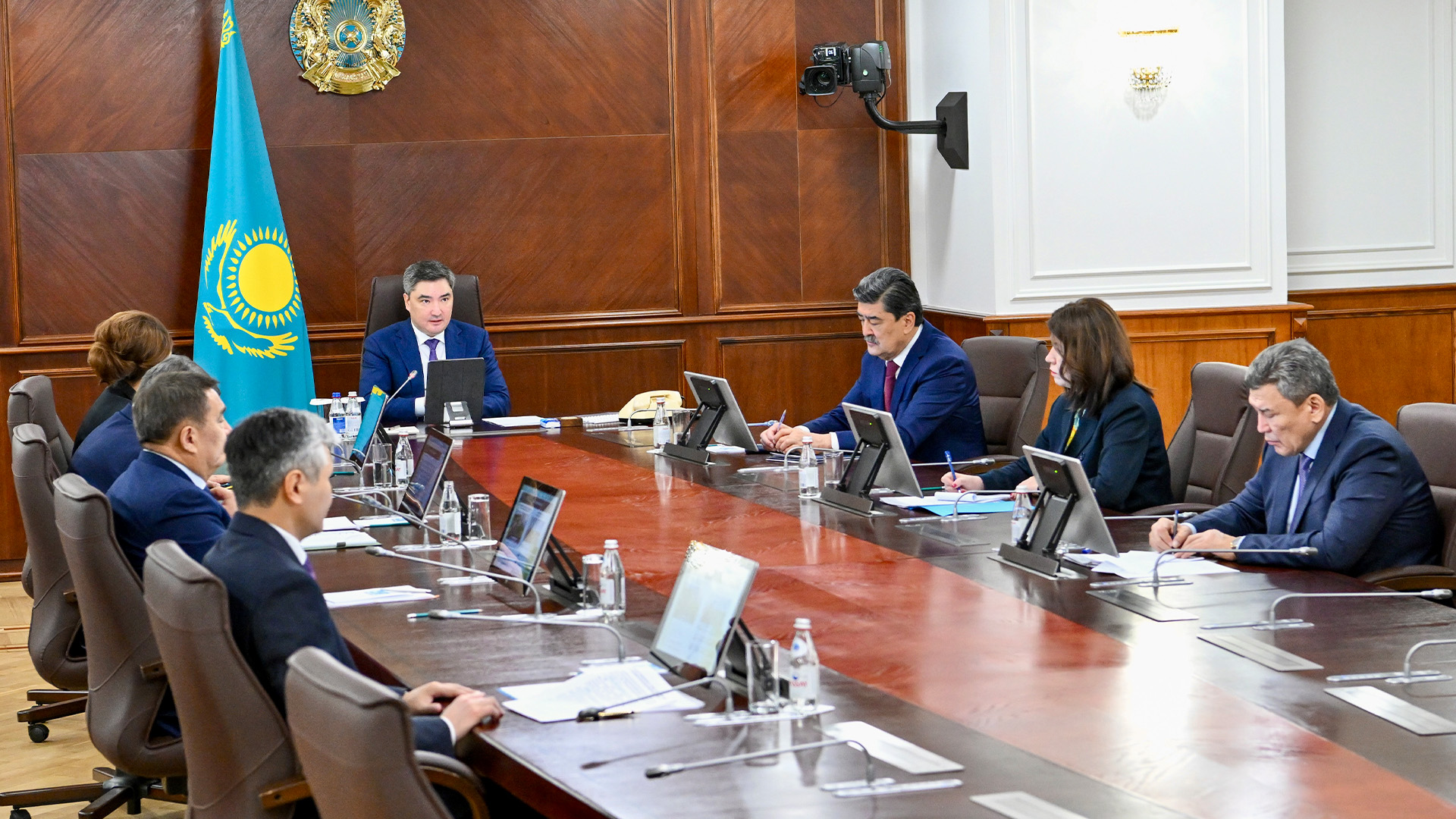 Бір күндік науқан емес, тұрақты жұмыс. Премьер-министр Мемлекет басшысының «Таза Қазақстан» бастамасын жүзеге асыру мәселелері жөнінде кеңес өткізді